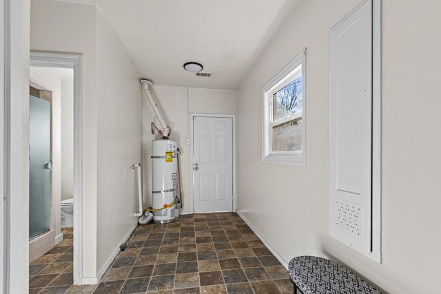 3132 B St, Sacramento, CA 95816