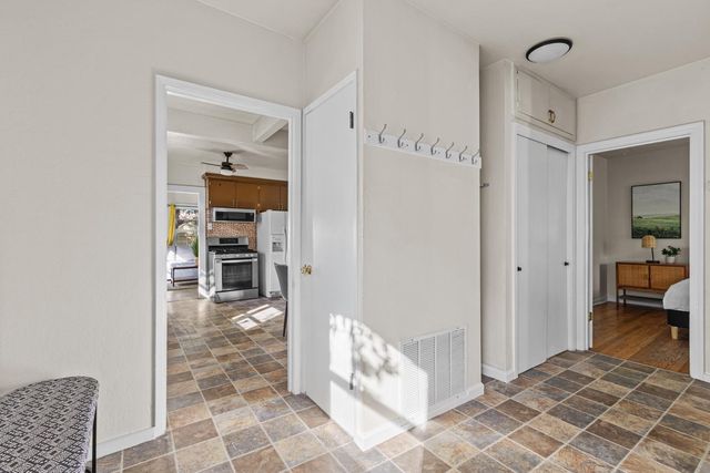 3132 B St, Sacramento, CA 95816