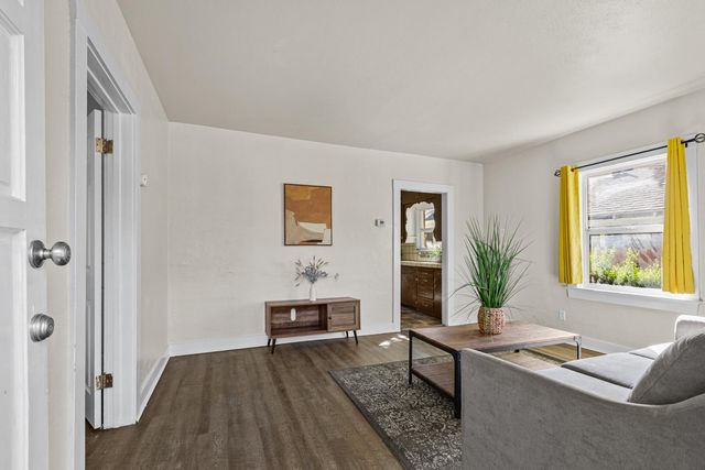 3132 B St, Sacramento, CA 95816