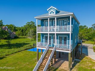 627 W Magnolia Street, Gulfport, MS 39507