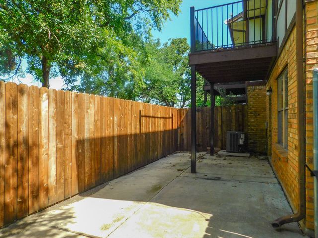 1137 Dallas Drive, Denton, TX 76205