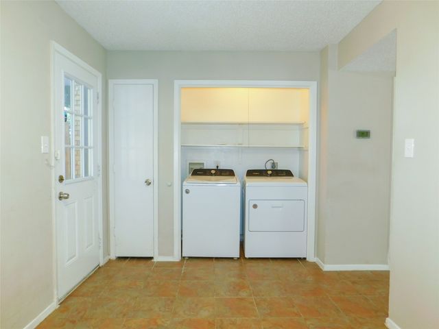 1137 Dallas Drive, Denton, TX 76205