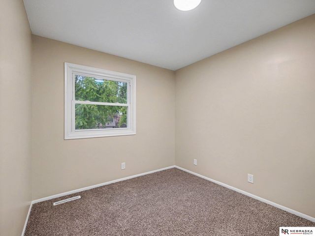 2515 Jack Pine Street, Bellevue, NE 68123