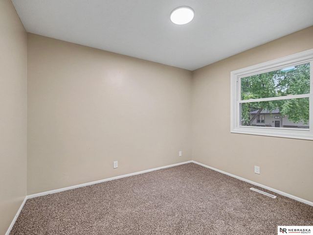 2515 Jack Pine Street, Bellevue, NE 68123