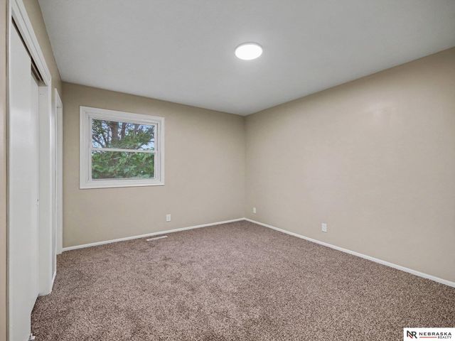 2515 Jack Pine Street, Bellevue, NE 68123