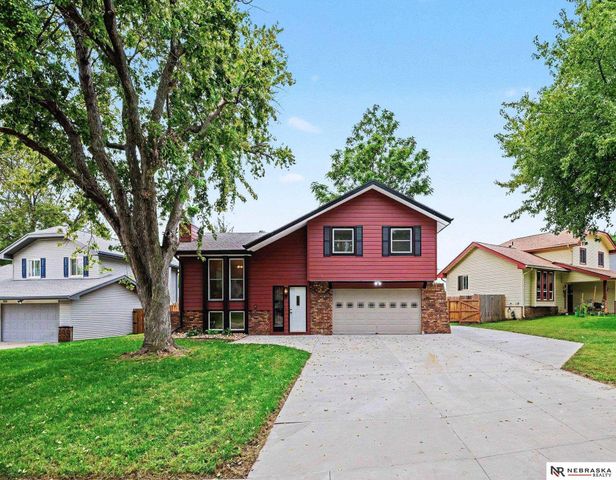 2515 Jack Pine Street, Bellevue, NE 68123