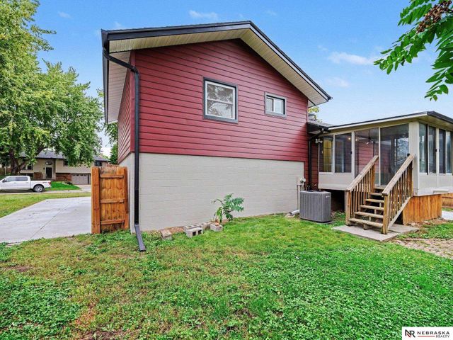 2515 Jack Pine Street, Bellevue, NE 68123