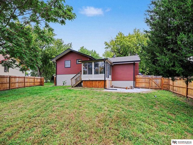 2515 Jack Pine Street, Bellevue, NE 68123