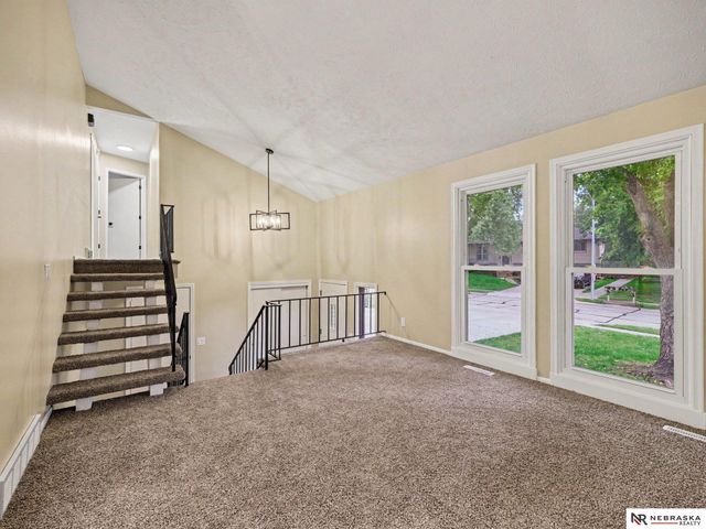 2515 Jack Pine Street, Bellevue, NE 68123