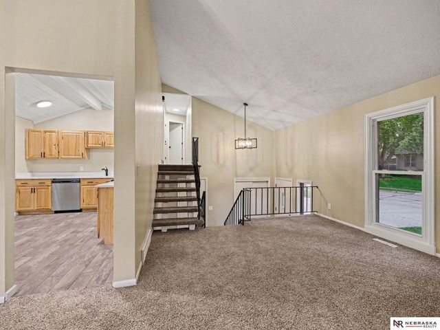 2515 Jack Pine Street, Bellevue, NE 68123
