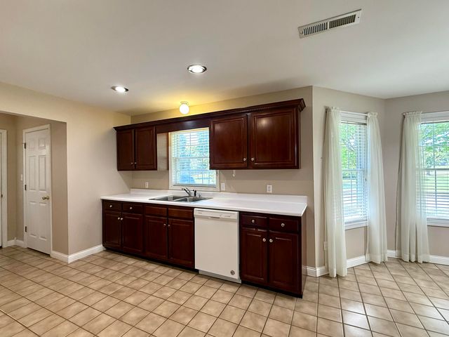 205 Chestnut Oak Drive, Somerset, KY 42503