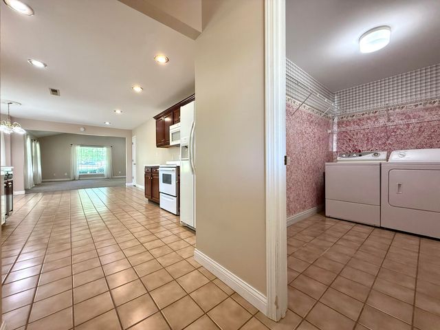 205 Chestnut Oak Drive, Somerset, KY 42503