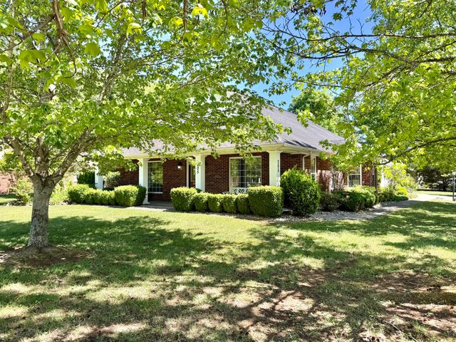 205 Chestnut Oak Drive, Somerset, KY 42503