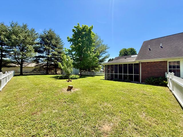 205 Chestnut Oak Drive, Somerset, KY 42503