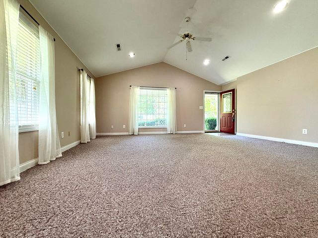 205 Chestnut Oak Drive, Somerset, KY 42503