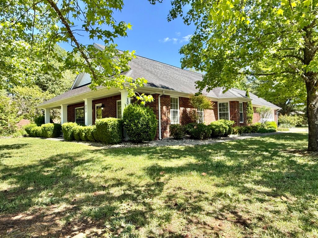 205 Chestnut Oak Drive, Somerset, KY 42503