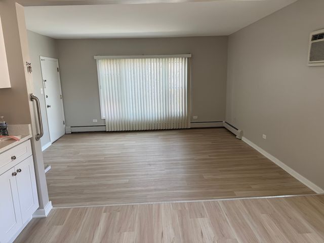 7033 99th Street 2-E, Chicago Ridge, IL 60415