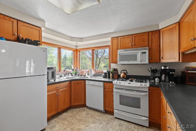 1795 Howell Highway, Adrian Twp, MI 49221