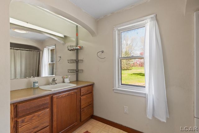 1795 Howell Highway, Adrian Twp, MI 49221