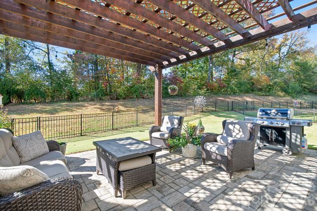 12602 Old Westbury Drive, Cornelius, NC 28031