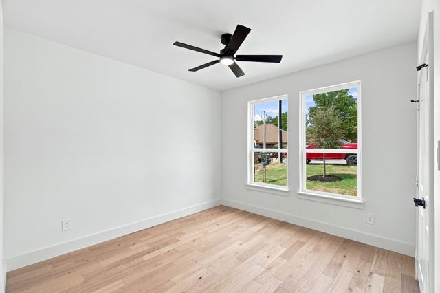 205 Bullard Street, Weatherford, TX 76086