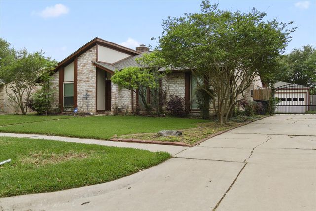 2834 Cotton Stock Dr, Sugar Land, TX 77479