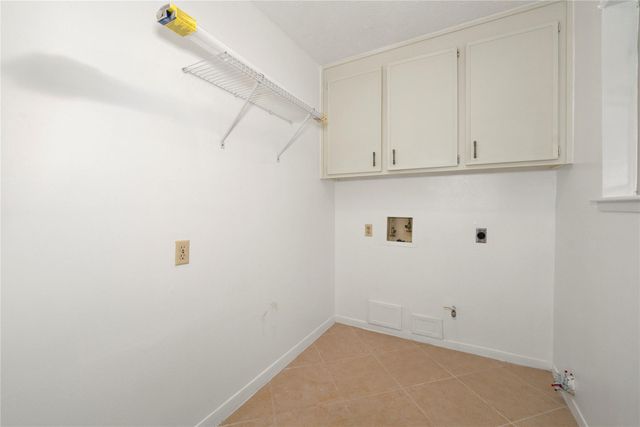 2834 Cotton Stock Dr, Sugar Land, TX 77479