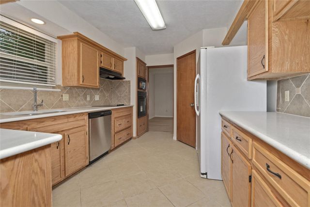 2834 Cotton Stock Dr, Sugar Land, TX 77479