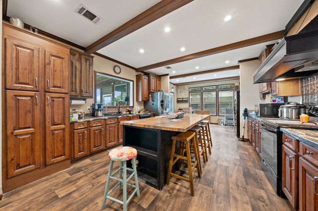 18390 Pine Drive, Eustace, TX 75124