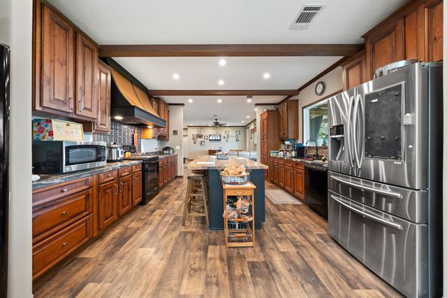 18390 Pine Drive, Eustace, TX 75124