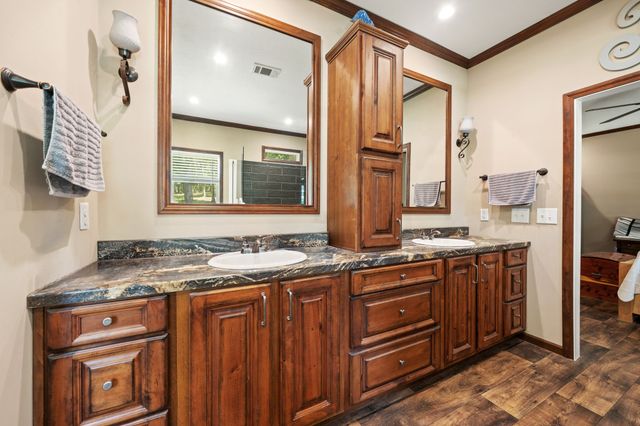 18390 Pine Drive, Eustace, TX 75124