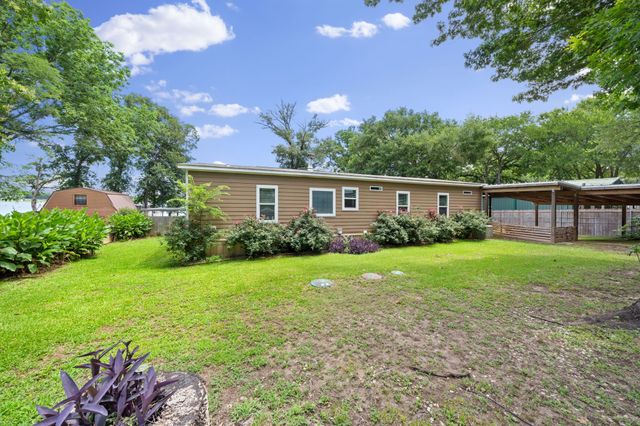 18390 Pine Drive, Eustace, TX 75124