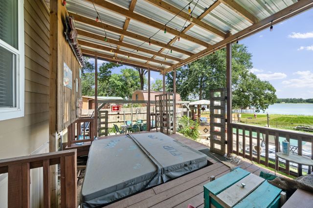 18390 Pine Drive, Eustace, TX 75124