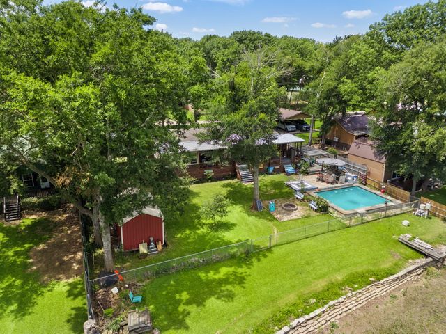 18390 Pine Drive, Eustace, TX 75124