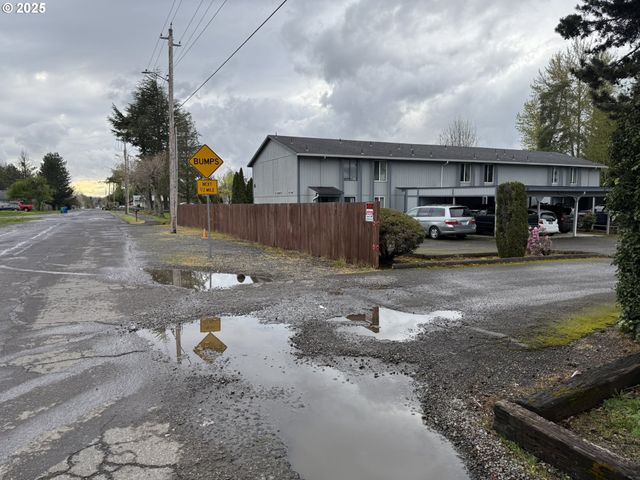 4117 Ne 8TH St, Gresham, OR 97030