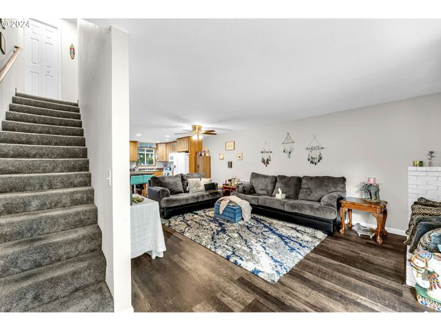 4117 Ne 8TH St, Gresham, OR 97030