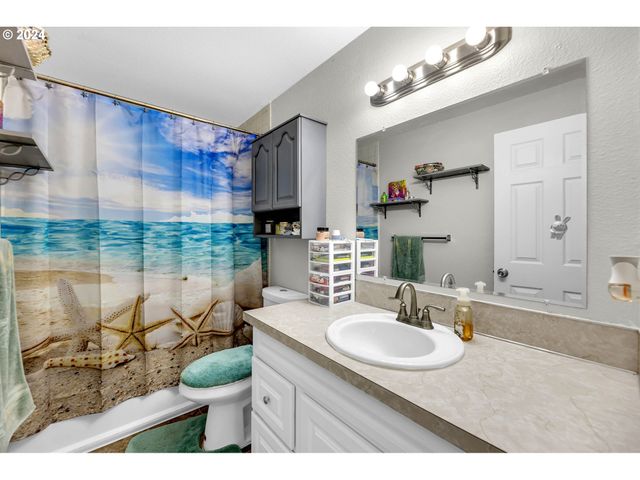 4117 Ne 8TH St, Gresham, OR 97030