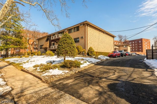 747 N Broad St 303, Elizabeth City, NJ 07208