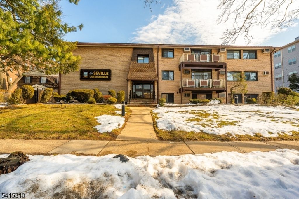 747 N Broad St 303, Elizabeth City, NJ 07208