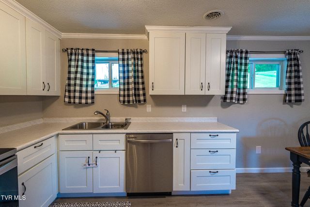 380 Meadow Lark Street, Weber City, VA 24290