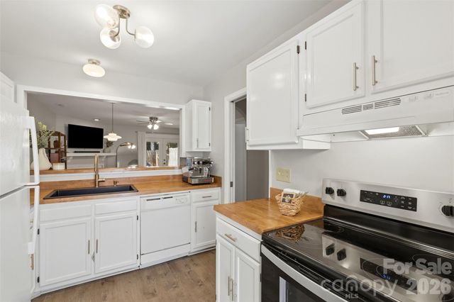 9004 Nolley Court B, Charlotte, NC 28270