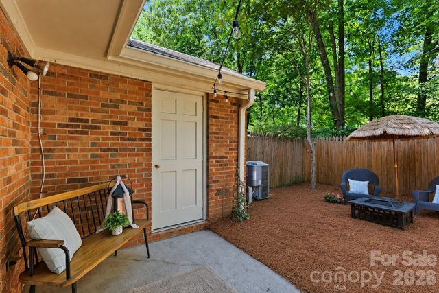 9004 Nolley Court B, Charlotte, NC 28270
