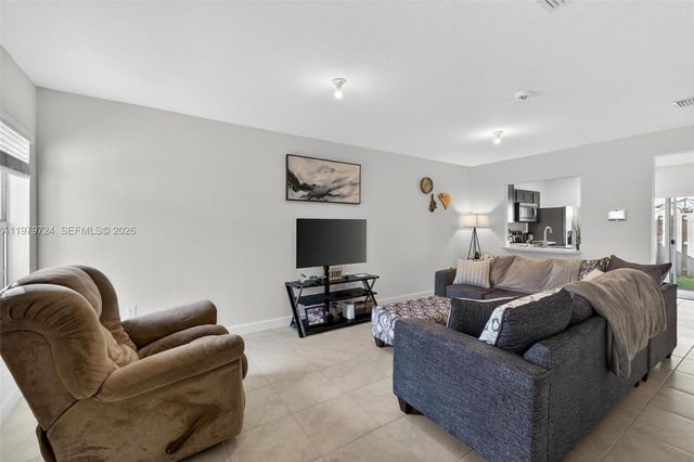 476 NE 4th Lane, Florida City, FL 33034