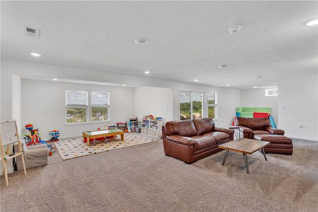 330 William Dr, Plum Boro, PA 15239