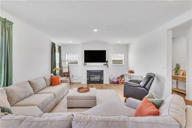 330 William Dr, Plum Boro, PA 15239
