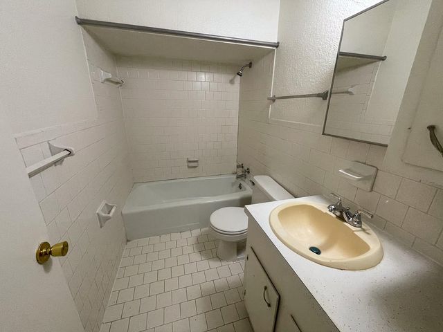 704 Cline, Huntsville, TX 77340