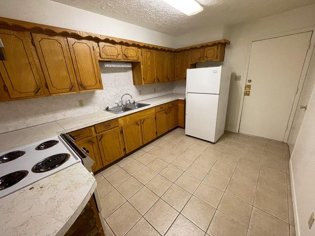 704 Cline, Huntsville, TX 77340