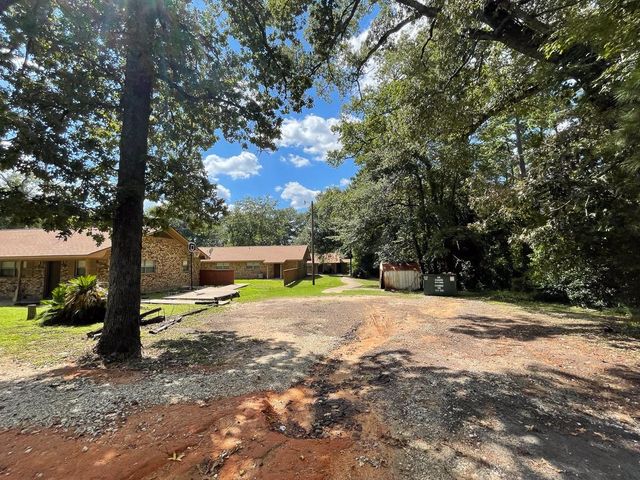 704 Cline, Huntsville, TX 77340