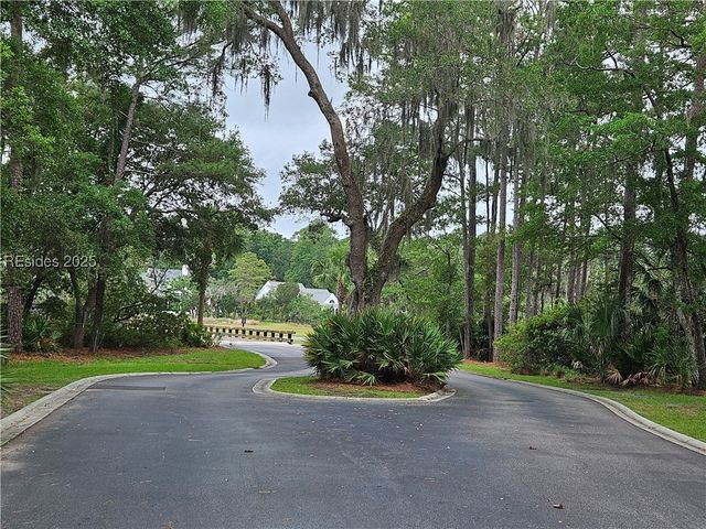 18 Anchorage Way, Beaufort, SC 29902