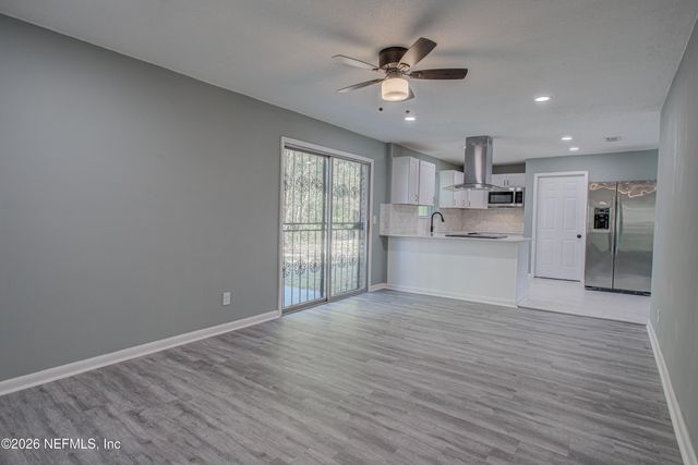 11537 MONTEGO BAY Drive W, Jacksonville, FL 32218